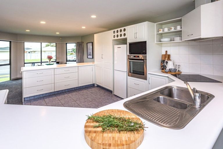 Photo of property in 43 Kakaho Drive, Tawhero, Whanganui, 4501