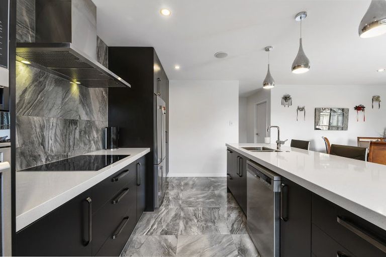 Photo of property in 273 Lakes Boulevard, Pyes Pa, Tauranga, 3112