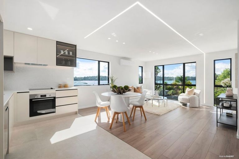 Photo of property in 48 Observation Green, Hobsonville, Auckland, 0616