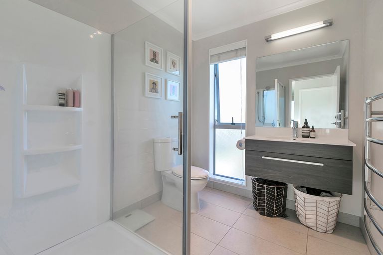 Photo of property in 30 Oioi Road, Hobsonville, Auckland, 0616