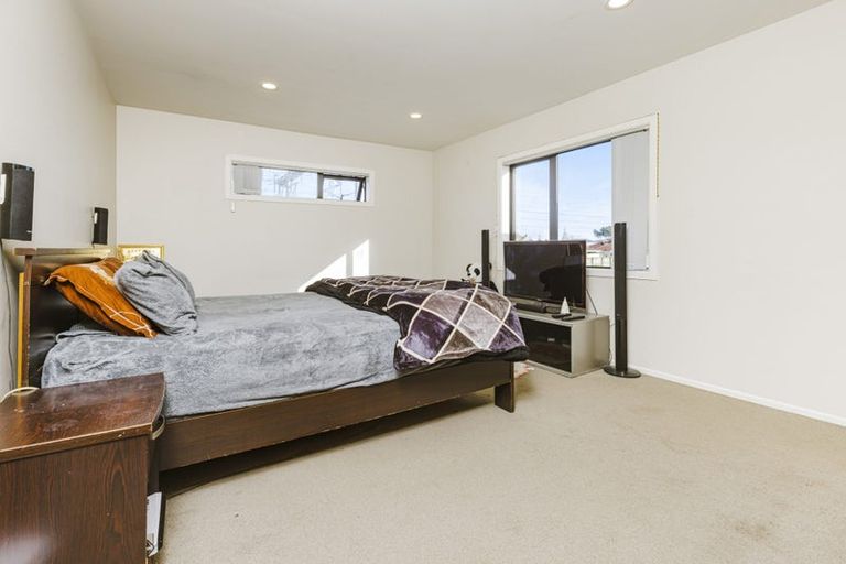 Photo of property in 54d Cambridge Terrace, Papatoetoe, Auckland, 2025