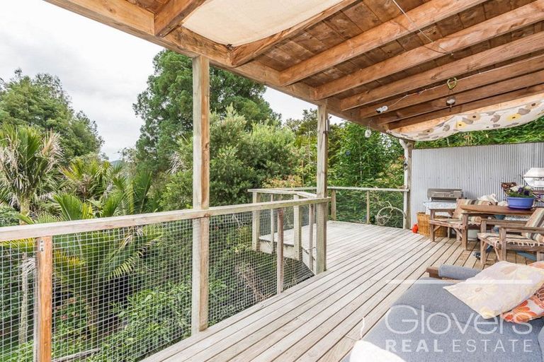 Photo of property in 735 South Titirangi Road, Titirangi, Auckland, 0604