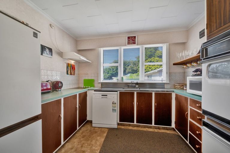 Photo of property in 9 Manawapou Road, Hawera, 4610