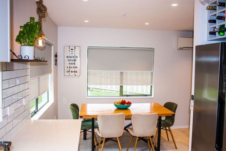 Photo of property in 1/87 Unsworth Drive, Unsworth Heights, Auckland, 0632