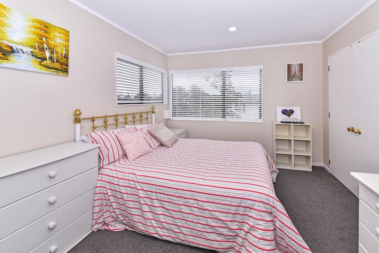 Photo of property in 1/78 Saint Annes Crescent, Wattle Downs, Auckland, 2103