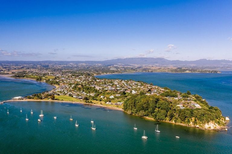 Photo of property in 13b Western Avenue, Omokoroa, 3114