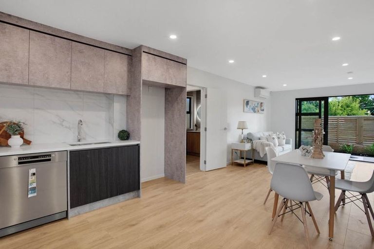 Photo of property in 129 Lancaster Road, Beach Haven, Auckland, 0626