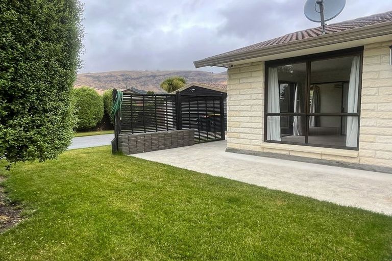 Photo of property in 31 Laing Crescent, Heathcote Valley, Christchurch, 8022