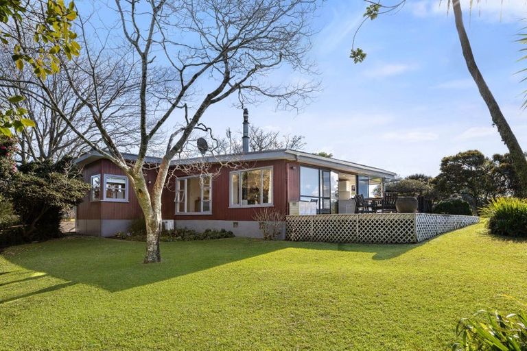 Photo of property in 51 Kent Terrace, Riverhead, 0820