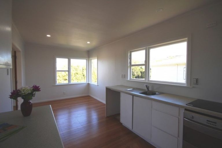 Photo of property in 49 Stewart Drive, Newlands, Wellington, 6037