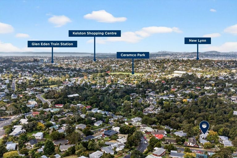 Photo of property in 8 Wirihana Road, Titirangi, Auckland, 0604
