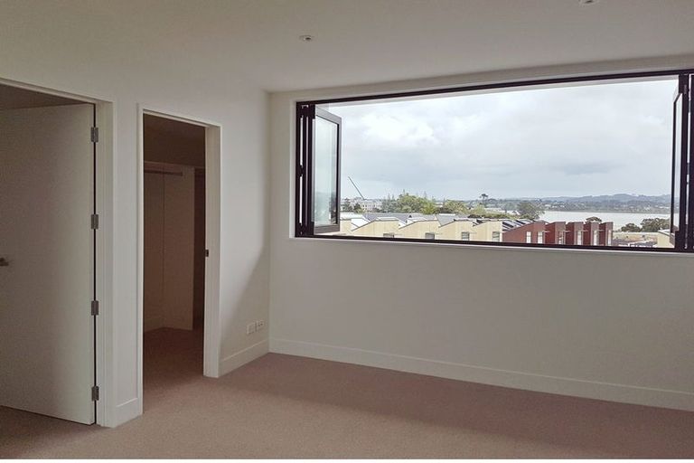 Photo of property in 254 Hobsonville Point Road, Hobsonville, Auckland, 0616