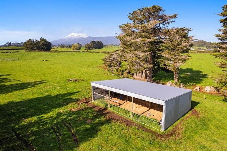 Photo of property in 1061 Carrington Road, Hurworth, New Plymouth, 4371