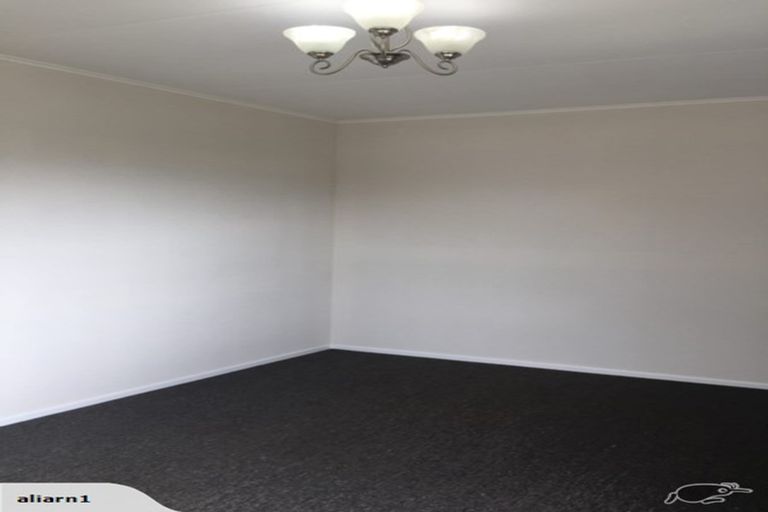 Photo of property in 104 Manawapou Road, Hawera, 4610