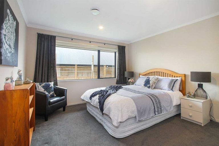 Photo of property in 35 Lough Bourne Drive, Pukekohe, 2120