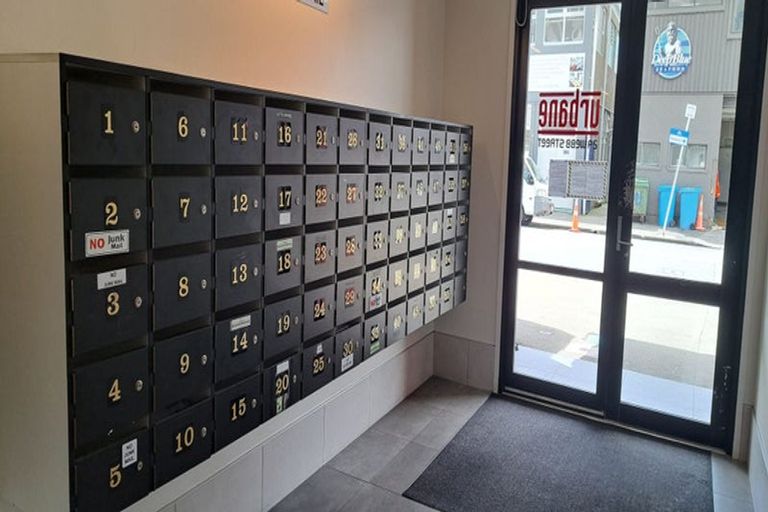 Photo of property in Urbane Apartments, 2/29 Webb Street, Mount Cook, Wellington, 6011