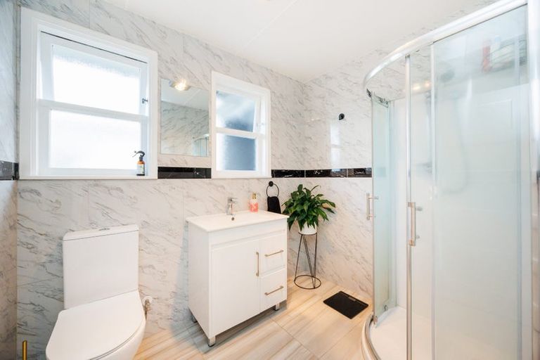 Photo of property in 104 Clyde Crescent, Roslyn, Palmerston North, 4414