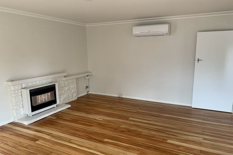 Photo of property in 1 Saint Lukes Place, Bader, Hamilton, 3206