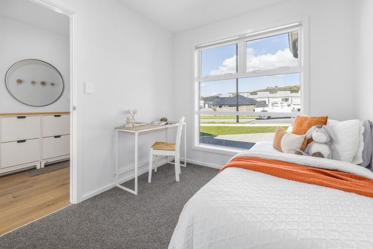 Photo of property in 40 Hokioi Drive, Kenepuru, Porirua, 5022