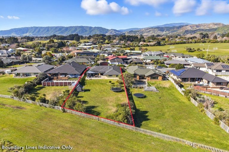 Photo of property in 10 Cottonwood Close, Paraparaumu Beach, Paraparaumu, 5032