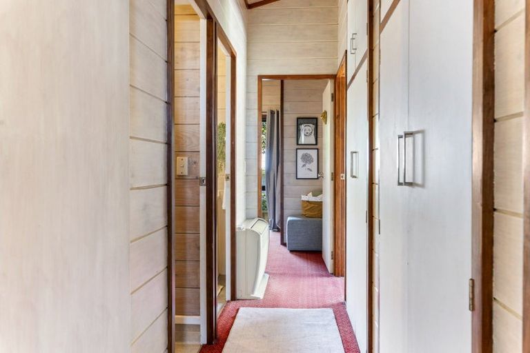 Photo of property in 23 Ambury Place, Merrilands, New Plymouth, 4312