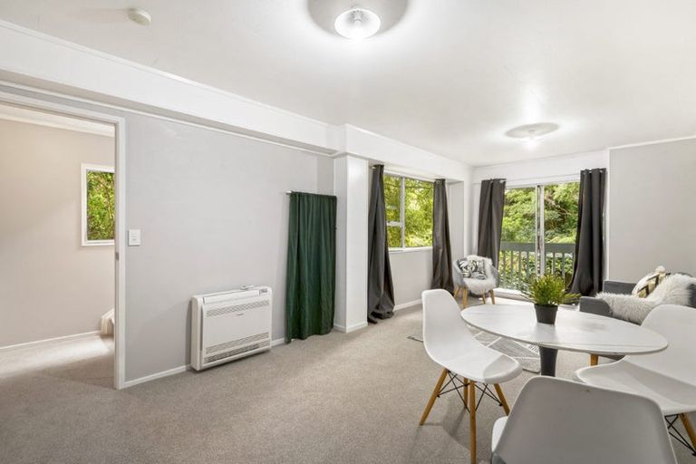 Photo of property in 98 Spinella Drive, Bayview, Auckland, 0629