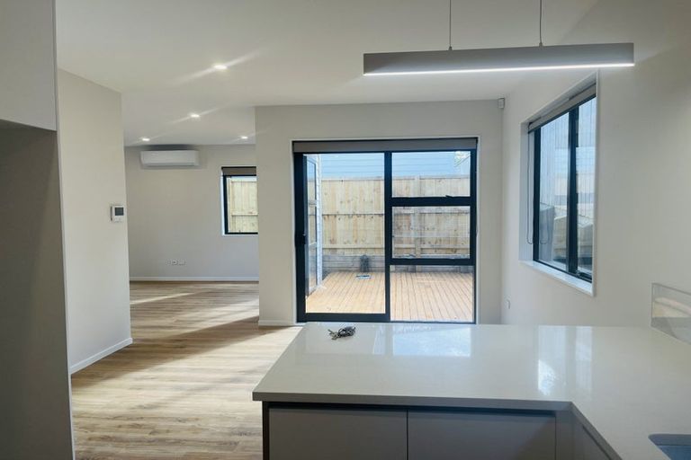 Photo of property in 7a Hinau Street, New Lynn, Auckland, 0600
