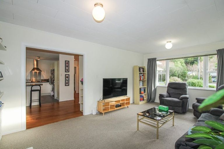Photo of property in 93 South Karori Road, Karori, Wellington, 6012