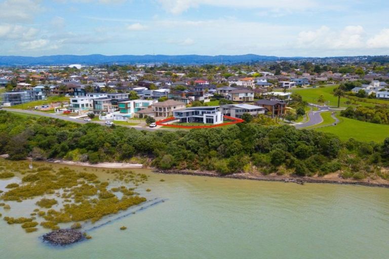 Photo of property in 7 Karemoana Drive, Te Atatu Peninsula, Auckland, 0610