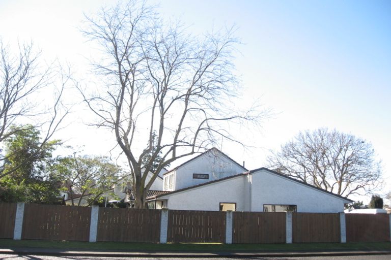 Photo of property in 1/1 Fitzroy Avenue, Hastings, 4122