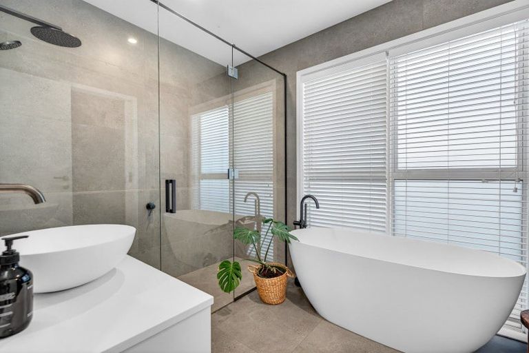 Photo of property in 38 Orchard Road, Greytown, 5712