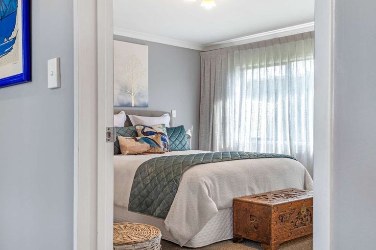 Photo of property in 19a Kawaha Point Road, Fairy Springs, Rotorua, 3015