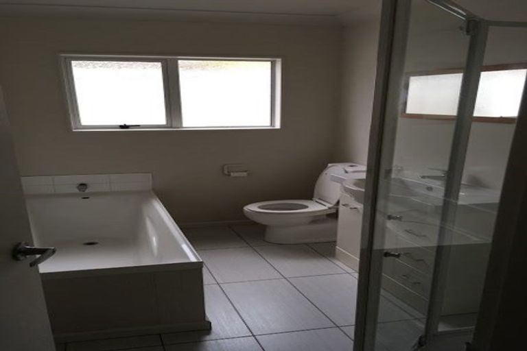 Photo of property in 10 Moonraker Place, Whitby, Porirua, 5024