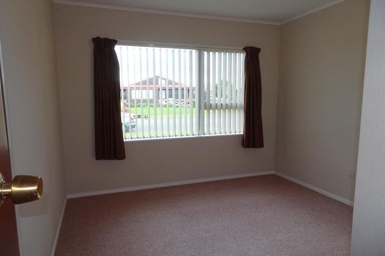 Photo of property in 12 Jeffares Place, Taradale, Napier, 4112