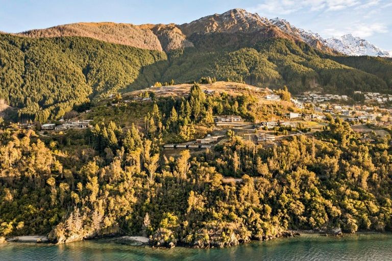 Photo of property in 9 Crystal Lane, Fernhill, Queenstown, 9300