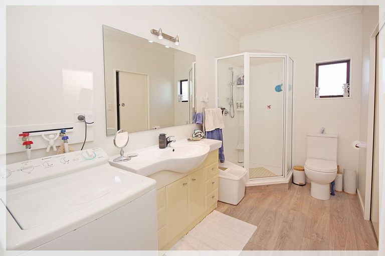 Photo of property in 24 Thomas Place, Foxton Beach, Foxton, 4815