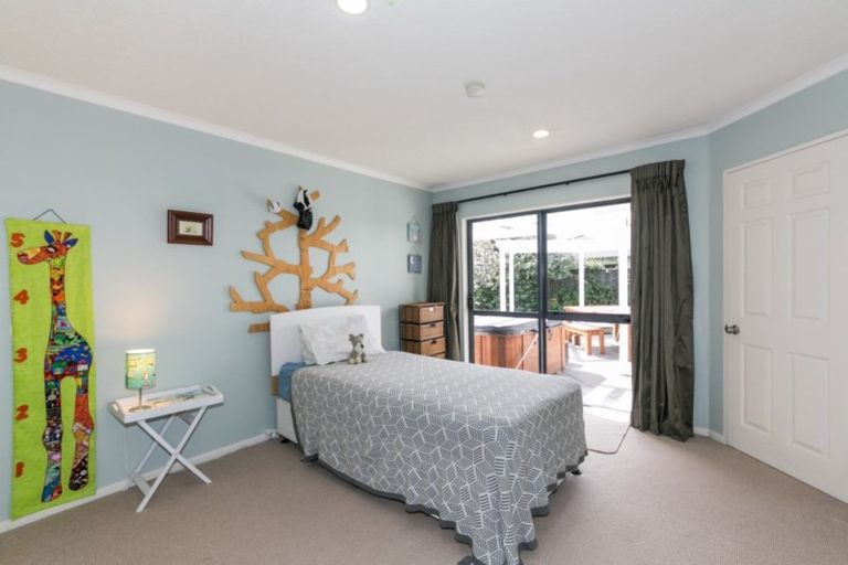 Photo of property in 40 Pukekura Place, Taradale, Napier, 4112