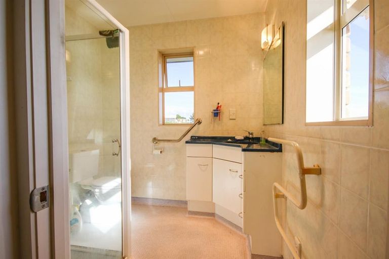 Photo of property in 16 Kotare Crescent, Pahi, Paparoa, 0571