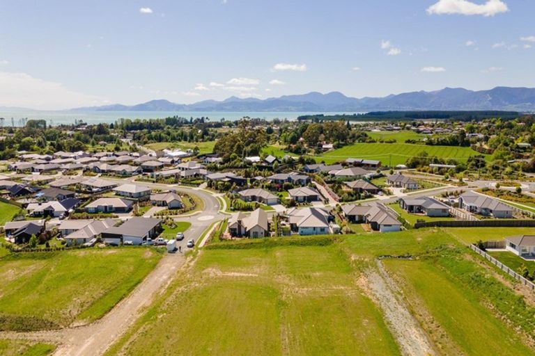 Photo of property in 2 Les Wakefield Road, Mapua, 7005
