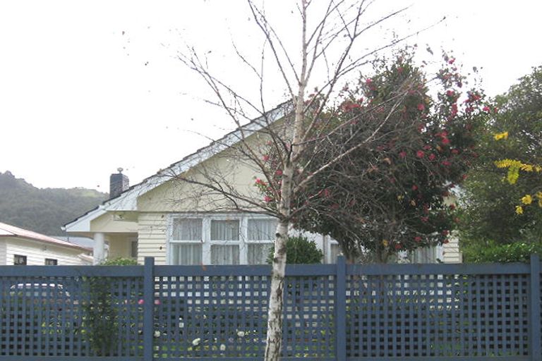 Photo of property in 2/28 Garden Road, Avalon, Lower Hutt, 5011
