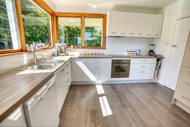 Photo of property in 37 Main South Road, Karoro, Greymouth, 7805