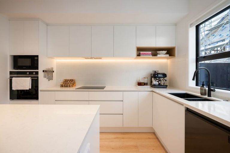 Photo of property in 12 Papai Lane, Massey, Auckland, 0614