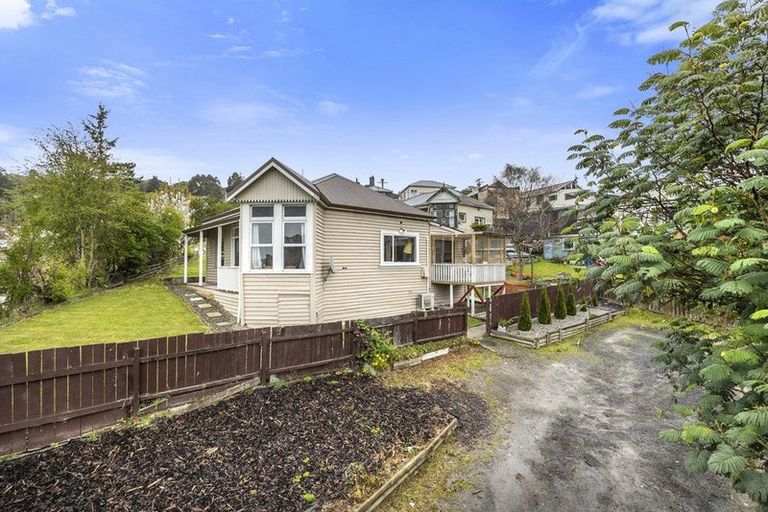Photo of property in 6 Burnett Street, Calton Hill, Dunedin, 9012
