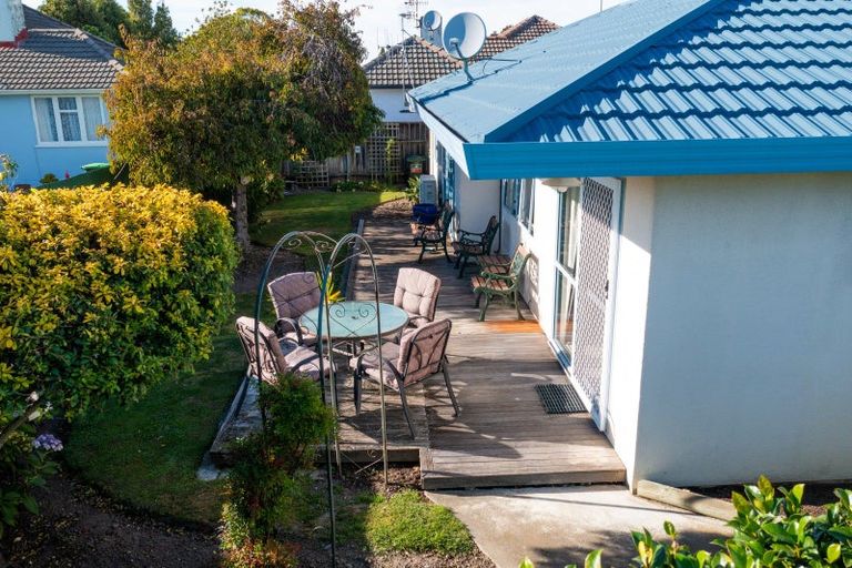 Photo of property in 2/189 Gloucester Street, Taradale, Napier, 4112