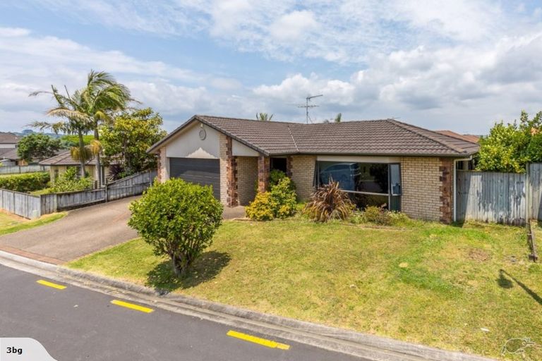 Photo of property in 4 Kalmore Place, Flat Bush, Auckland, 2016