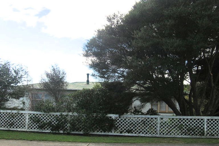 Photo of property in 6 Marere Avenue, Paraparaumu, 5032