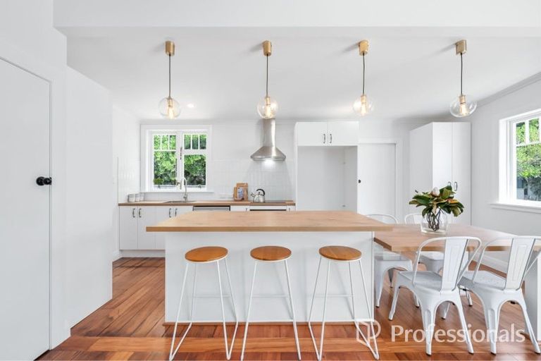 Photo of property in 1-2/6a Pohutukawa Street, Woburn, Lower Hutt, 5010