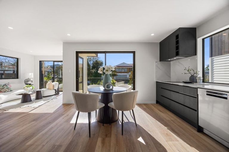 Photo of property in 10b Prince Regent Drive, Half Moon Bay, Auckland, 2012