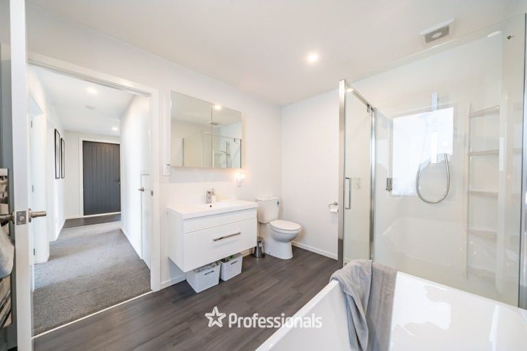 Photo of property in 393 Stokes Valley Road, Stokes Valley, Lower Hutt, 5019