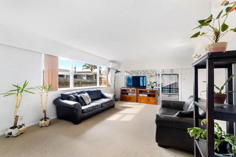 Photo of property in 201 Don Buck Road, Massey, Auckland, 0614
